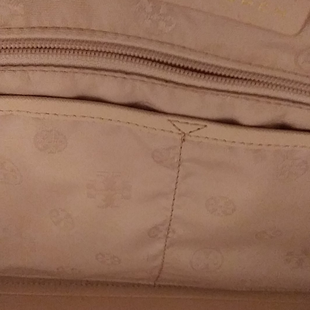 Tory Burch Authentic York Buckle Tote used twice - Picture 6 of 7